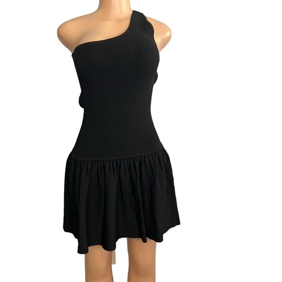 3/$30 🍂 BCBGMAXAZRIA One Shoulder Fit And Flare Dress Ribbed Black - Picture 4 of 11